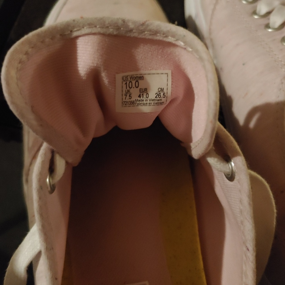 Vans - Picture 3 of 4